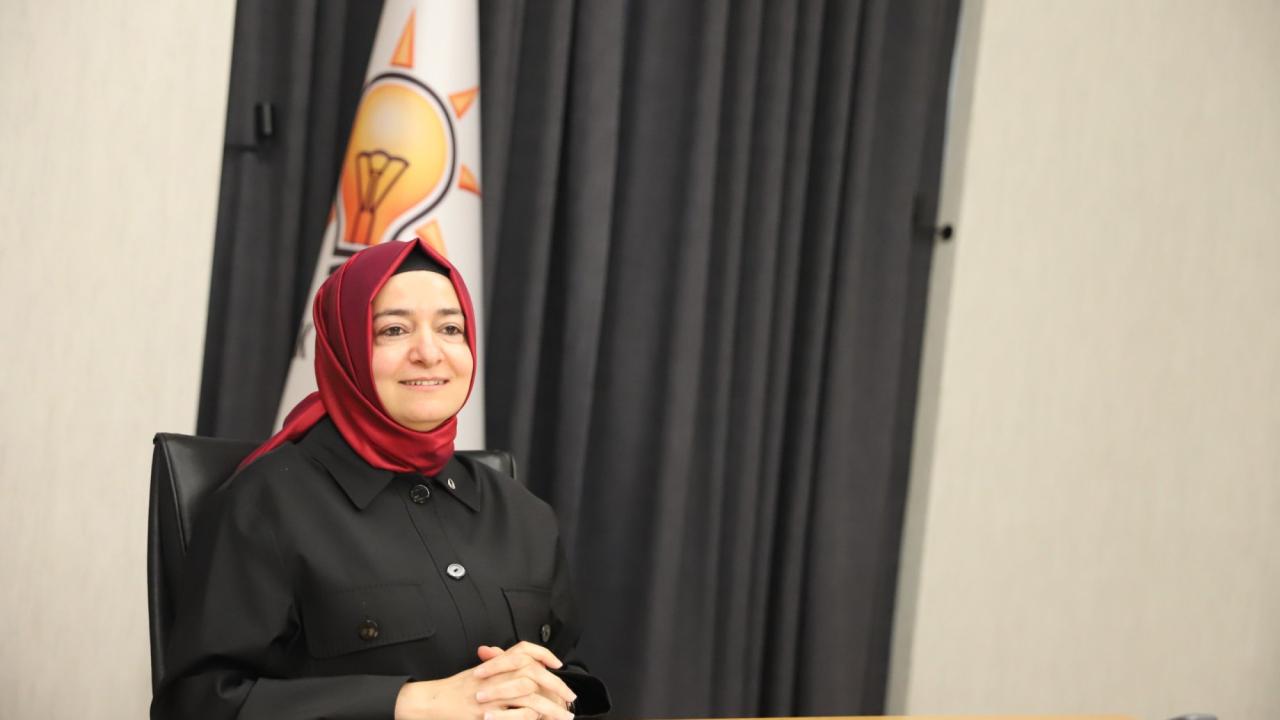 AK Parti Genel Başkan Yardımcısı Fatma Betül Sayan Kaya görevlerinden affını istedi
