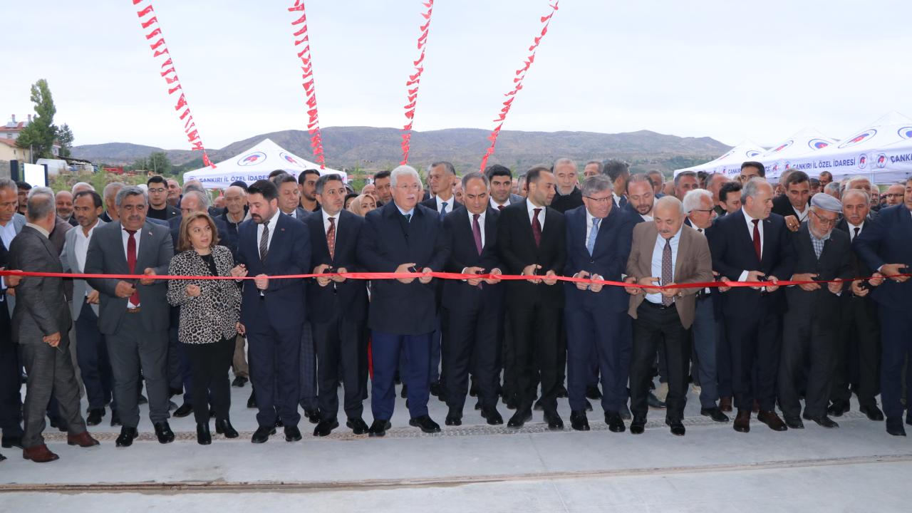 Çankırı'da "Kilitli Parke Taşı ve Beton Santrali Tesisi" törenle açıldı