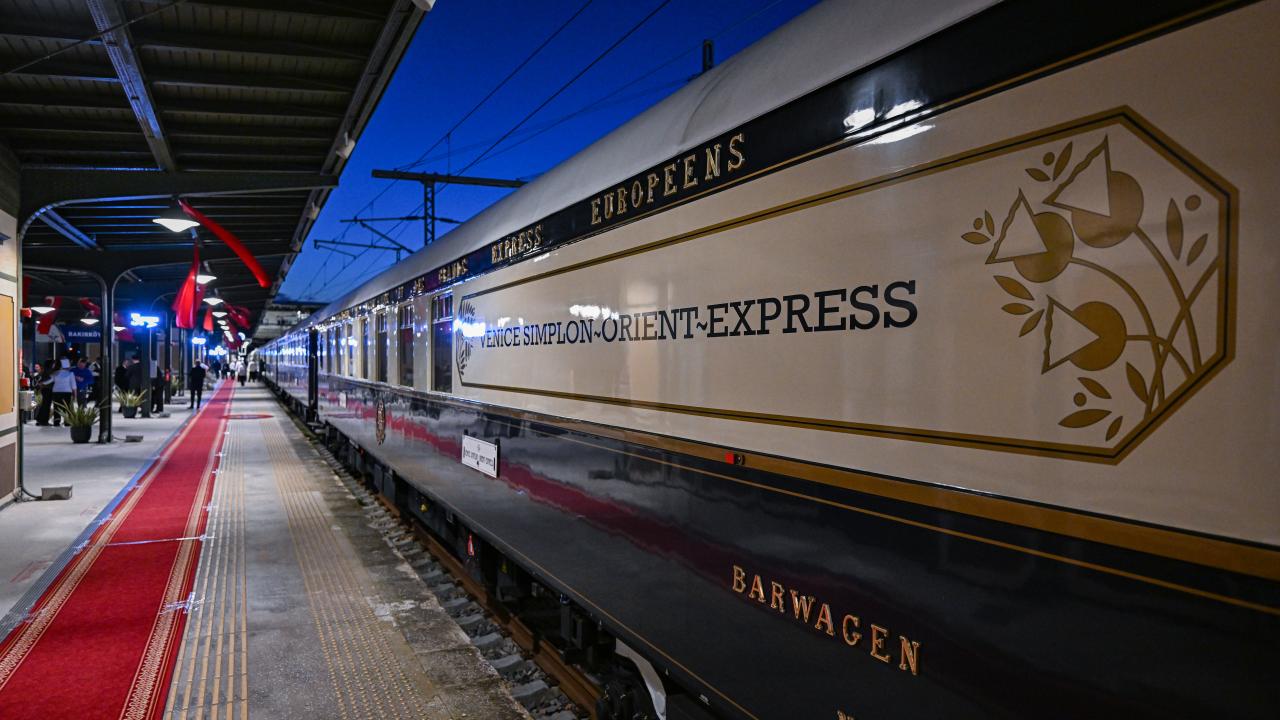 Avrupa'nın simge treni "Venice Simplon Orient Express" İstanbul'da