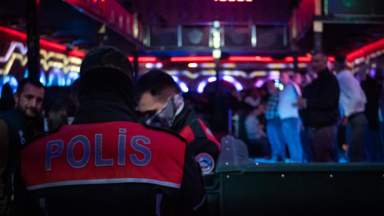 Ankara'da eğlence mekanlarına yönelik denetimlerde 68 şüpheli yakalandı