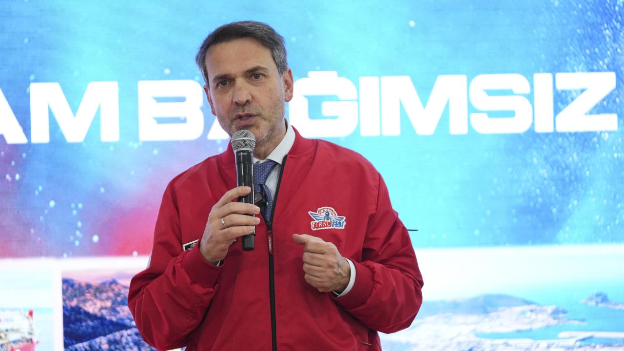 Bakan Bayraktar, TEKNOFEST Güneydoğu'da gençlere Türkiye'nin nükleer enerji hedeflerini anlattı