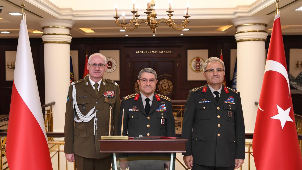 Genelkurmay Başkanı Orgeneral Bayraktaroğlu, Polonya Kara Kuvvetleri Müfettişi Tümgeneral Fajkowski'yi kabul etti