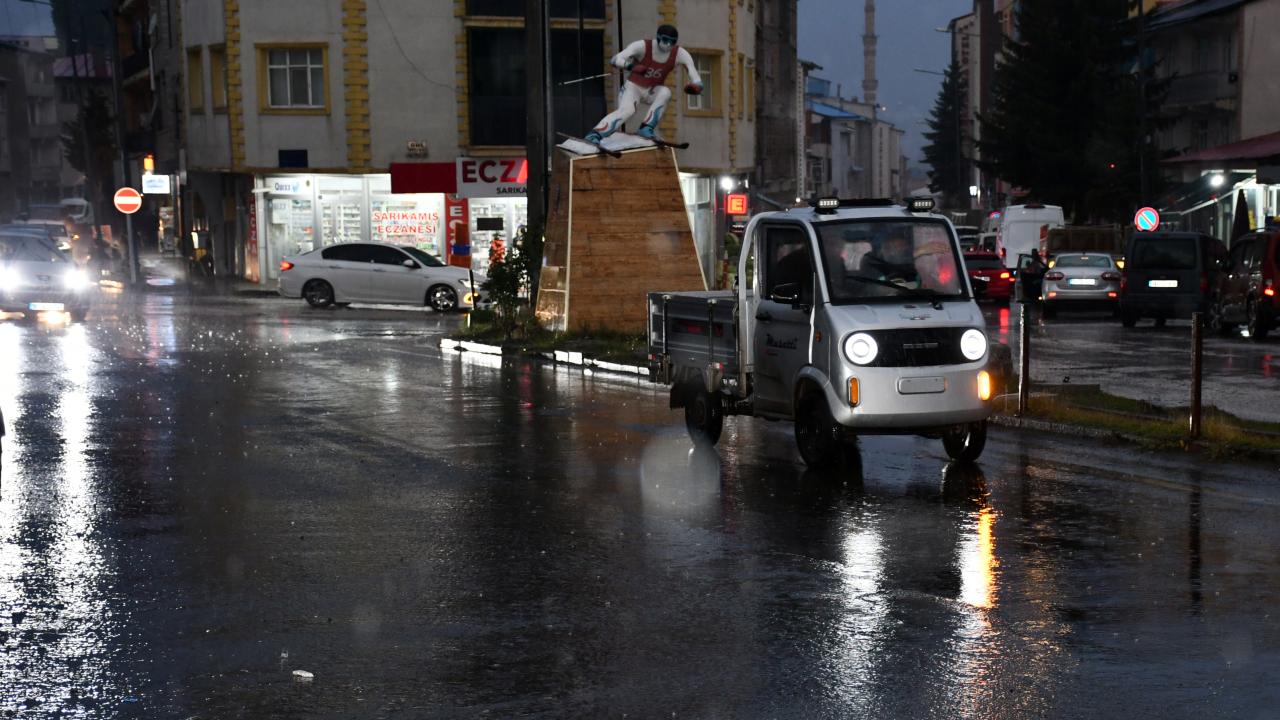 Kars'ta sağanak etkili oldu