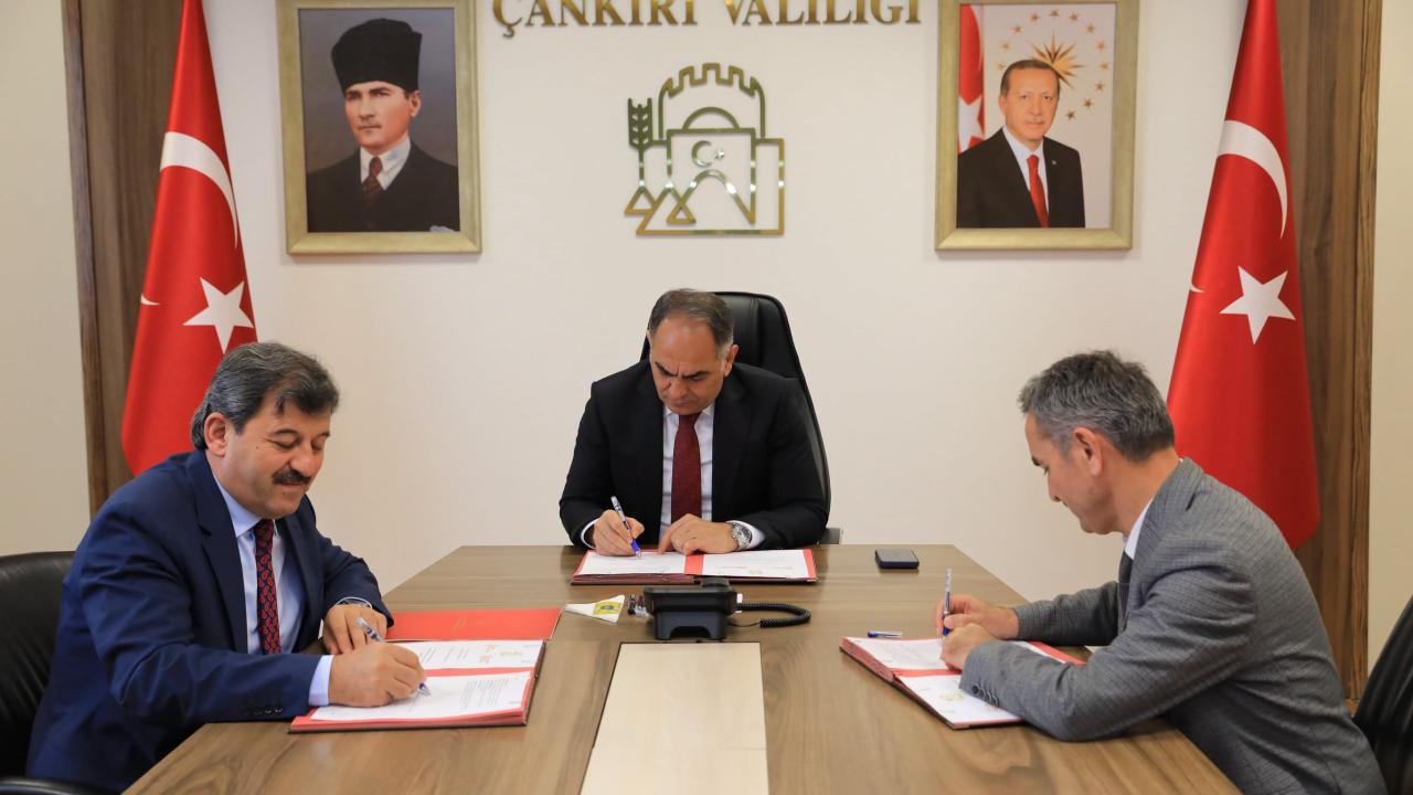 Çankırı'da hayata geçirilen projeyle öğrenciler yüzme ve kayakla buluşacak