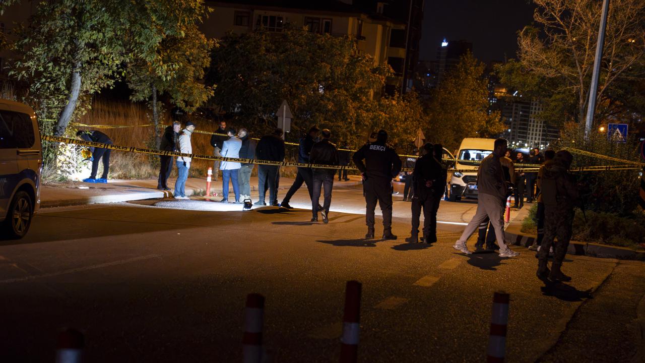 Başkentte uygulama noktasında ateş açılması sonucu polis memuru Türkoğlu şehit oldu