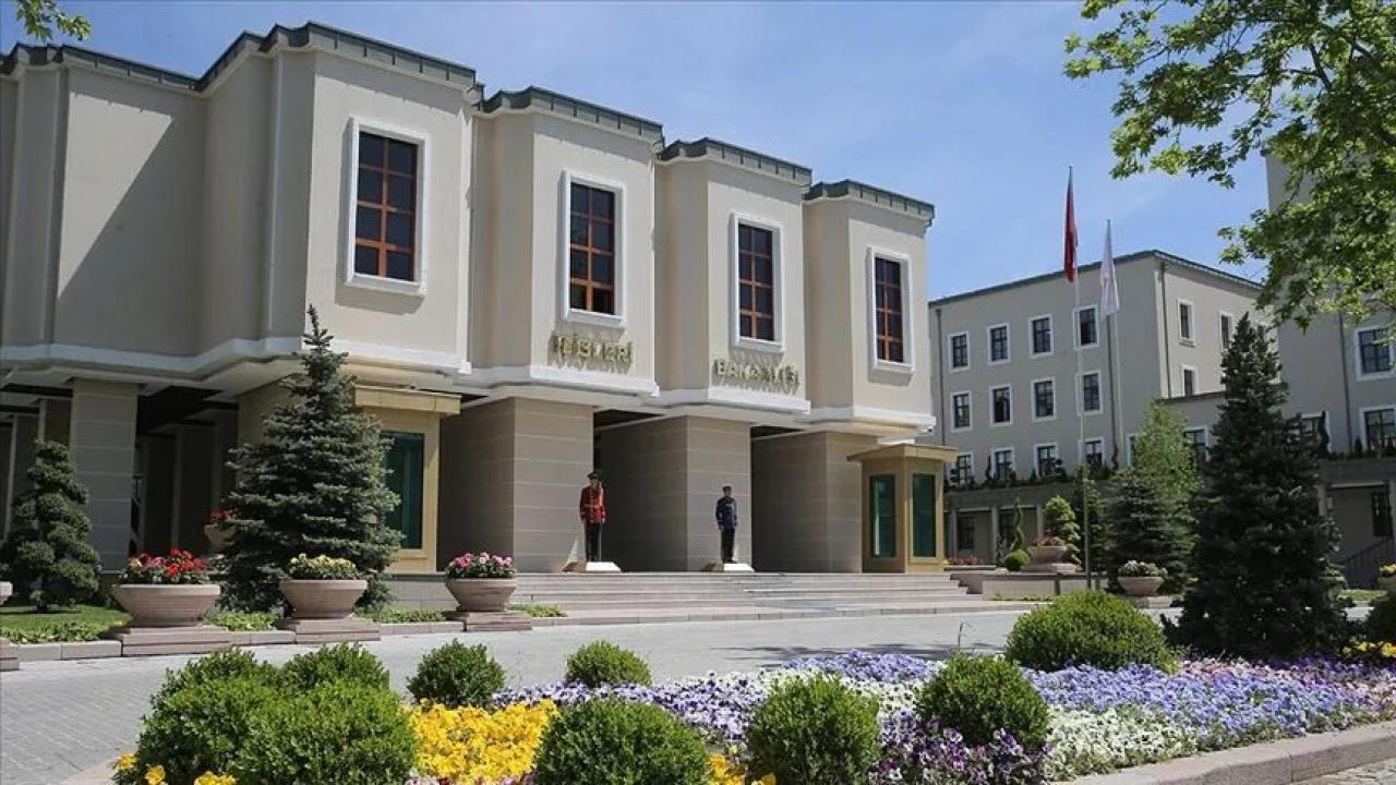 İçişleri Bakanlığınca 4 belediye başkanı ve bir belediye başkan vekili görevden uzaklaştırıldı