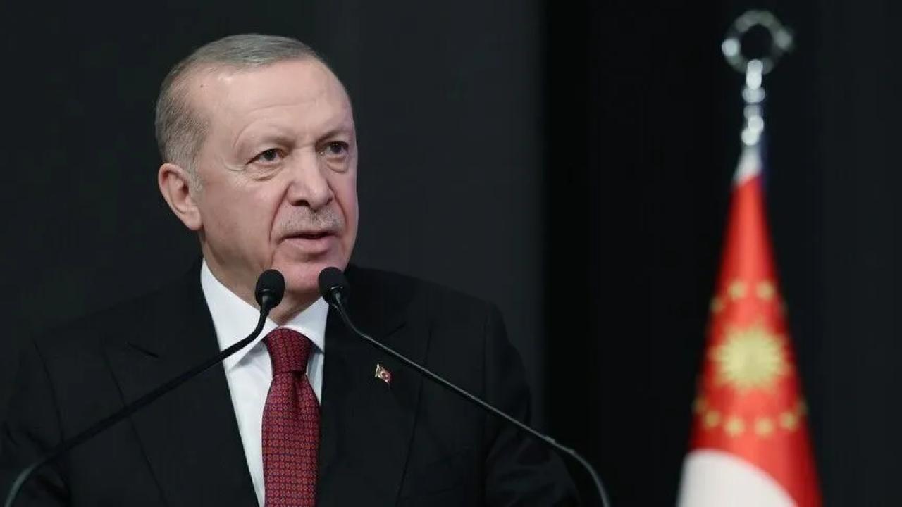 Cumhurbaşkanı Erdoğan, Bakan Kurum'dan İstanbul'daki sele ilişkin bilgi aldı