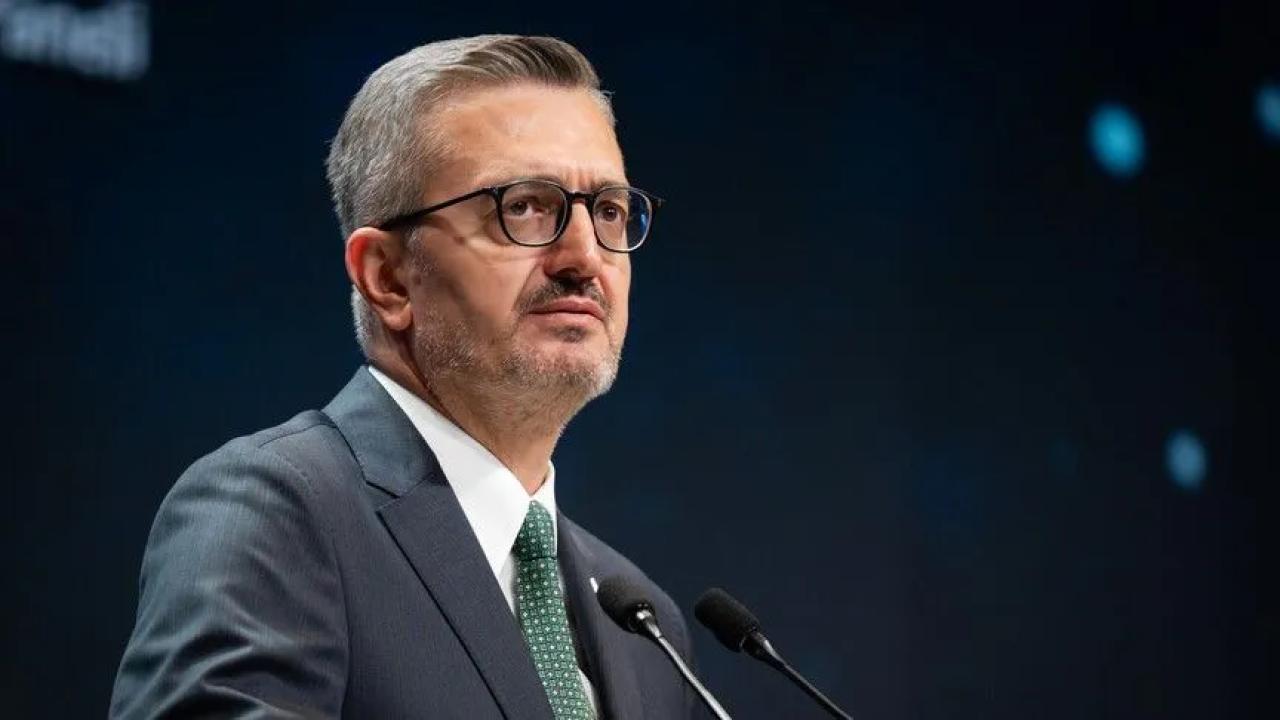İletişim Başkanı Duran: Türkiye'nin ilk yüzer üretim platformu Osman Gazi, Mavi Vatan'daki görev yerine uğurlanıyor