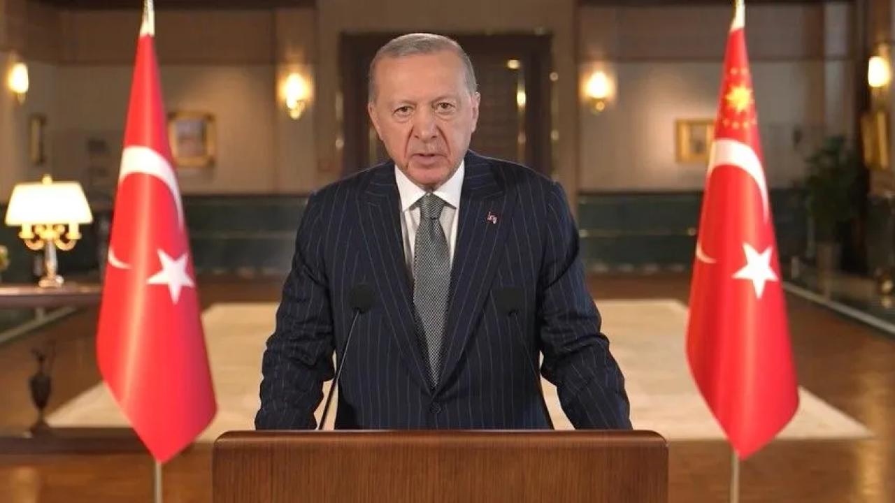 Cumhurbaşkanı Erdoğan: Türkiye Cumhuriyeti'ni çok daha aydınlık yarınlara hep birlikte taşıyacağız